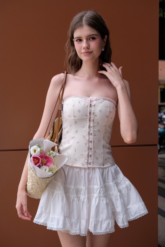 Corset Garden Set – Soft Bloom Sharp Silhouette